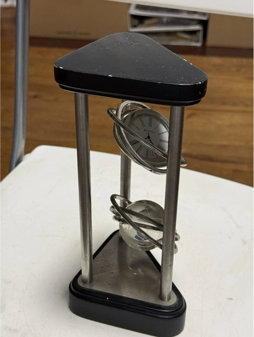 Vintage Bechmark Quartz Spinning Desk Clock Crystal Globe ( Untested )